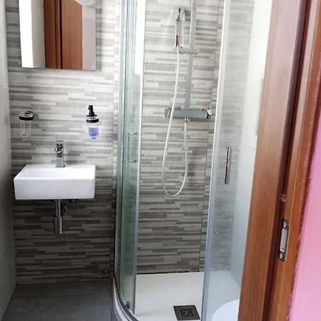 Pink Fairy Paradise Penthouse, 10mins From The アパート