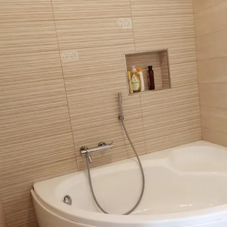 Pink Fairy Paradise Penthouse, 10mins From The Apartament Mellieħa
