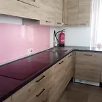 Pink Fairy Paradise Penthouse, 10mins From The アパート