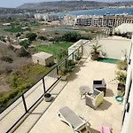 Апартаменты Pink Fairy Paradise Penthouse, 10mins From The