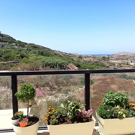 Pink Fairy Paradise Penthouse, 10mins From The * Mellieħa