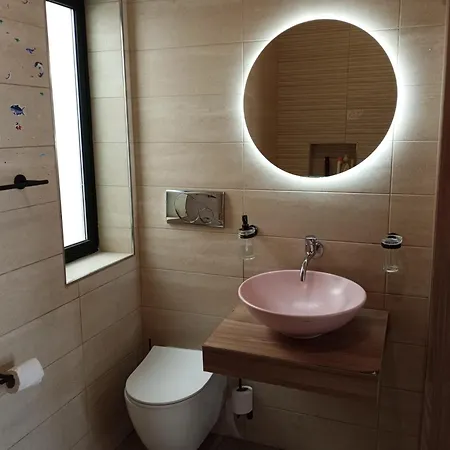 Pink Fairy Paradise Penthouse, 10mins From The