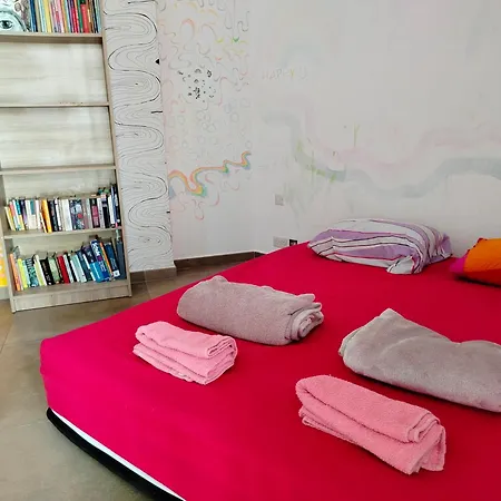 Pink Fairy Paradise Penthouse, 10mins From The Меллиеха
