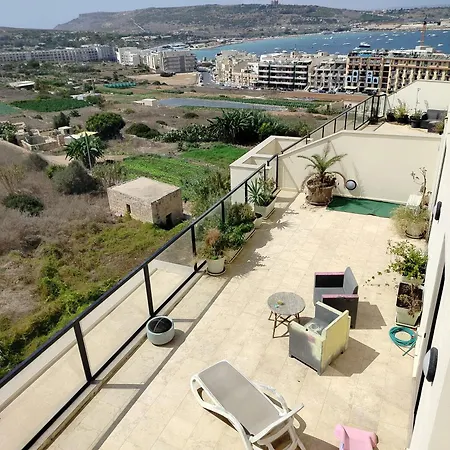 Apartment Pink Fairy Paradise Penthouse, 10mins From The