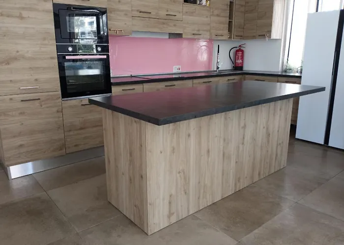 Pink Fairy Paradise Penthouse, 10mins From The Διαμέρισμα